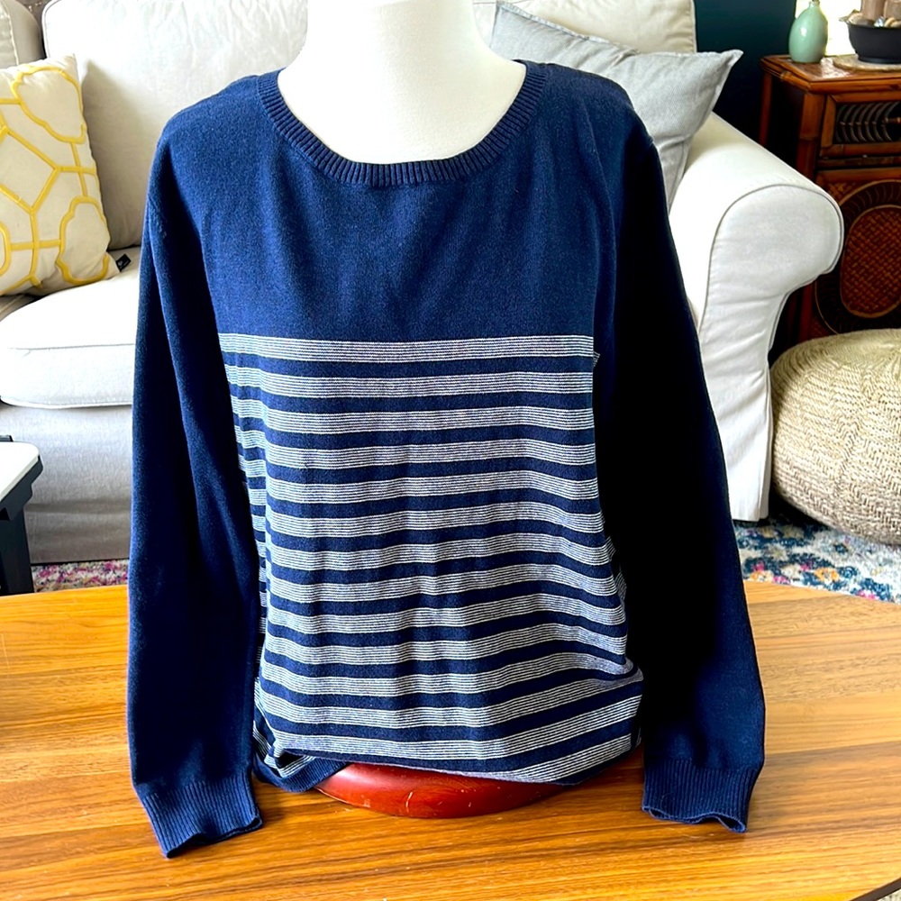 Vineyard Vines sweater